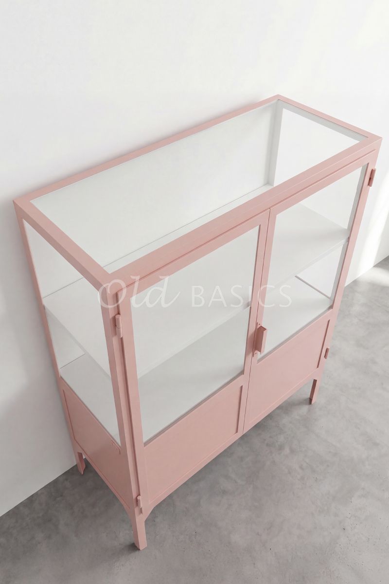 Detail van Apothekerskast Vitrine Powder Peach, 2 deuren, roze, materiaal staal